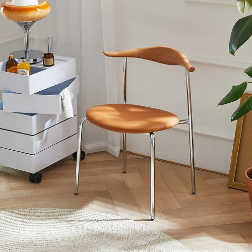 [리퍼상품] CLC468 카우 체어 가죽 브라운 원목 식탁 디자인 인테리어 카페 의자
